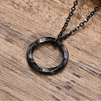 Collar Vikingo Colgante Rúnico Redondo negro