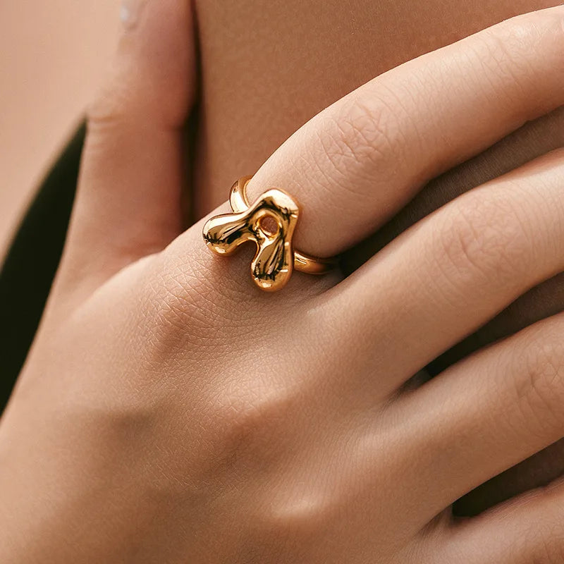 Bague ajustable avec initiale couleur or - lettre