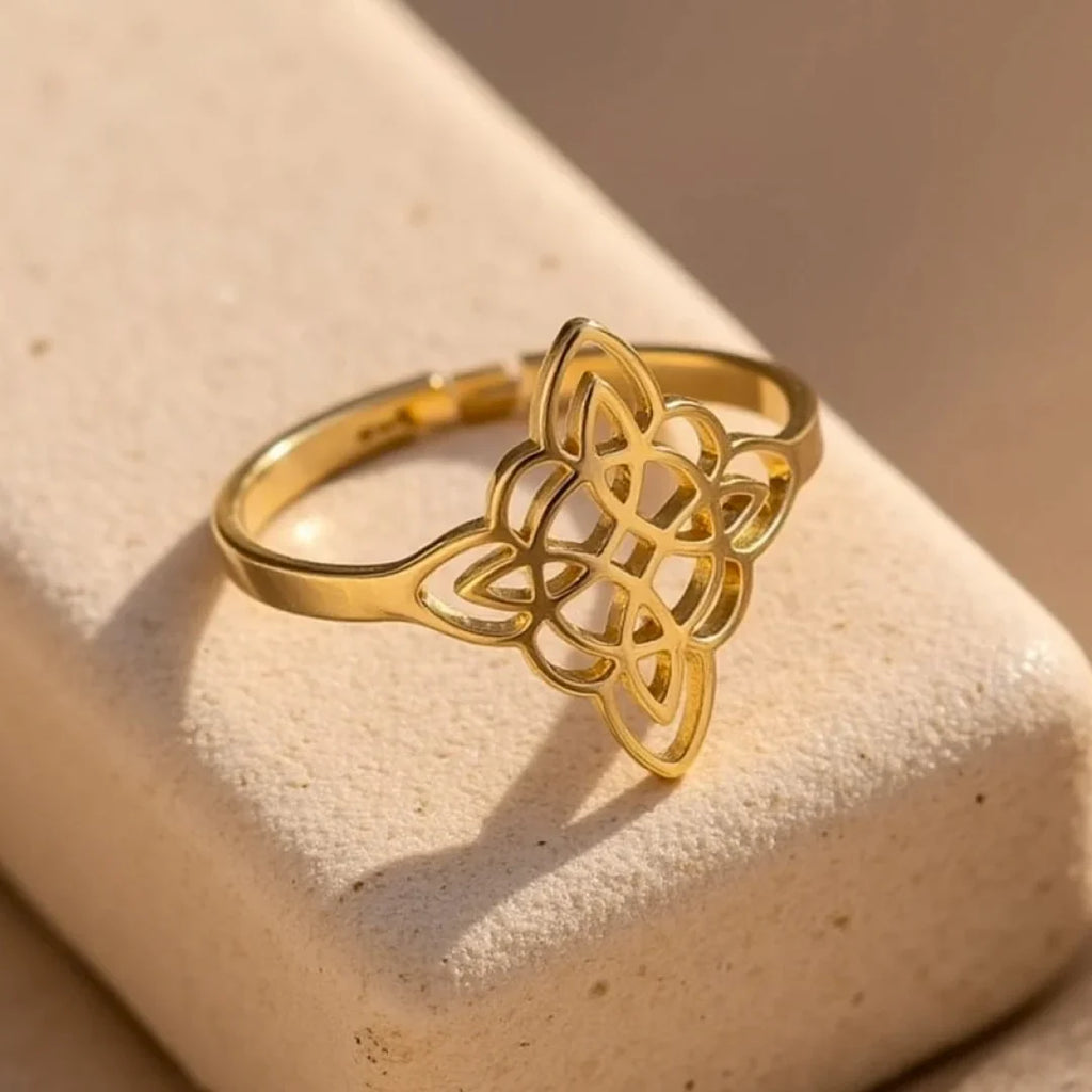 Anillo Nudo de Bruja