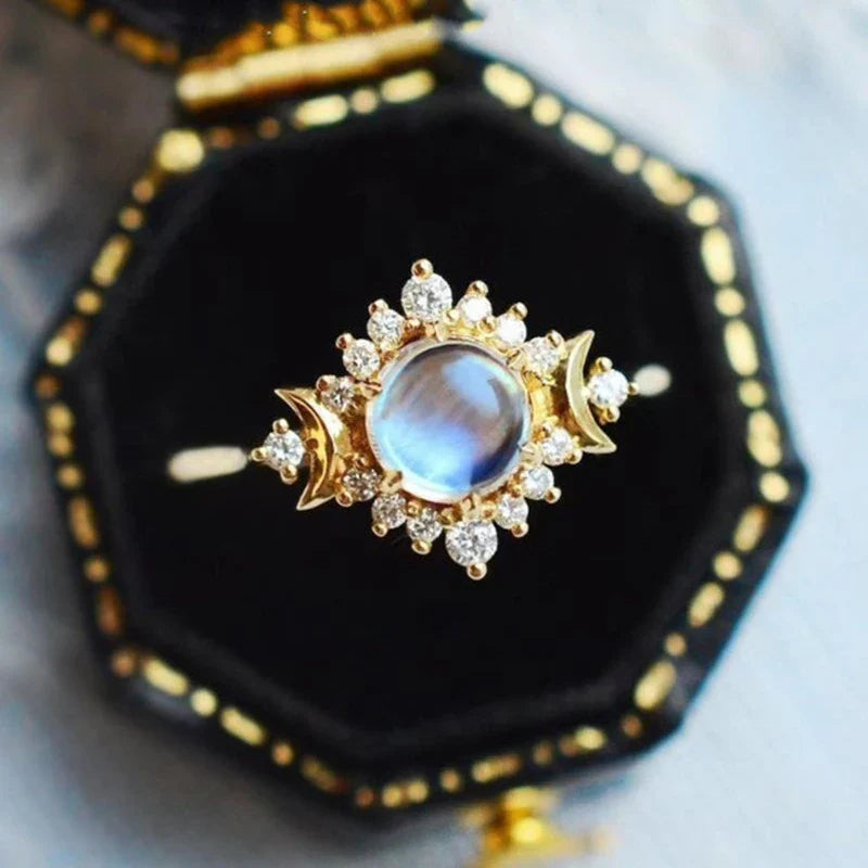 Anillo con piedra de luna y strass