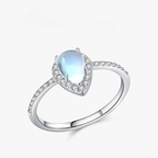 Anillo de banda con piedra de luna de circonio