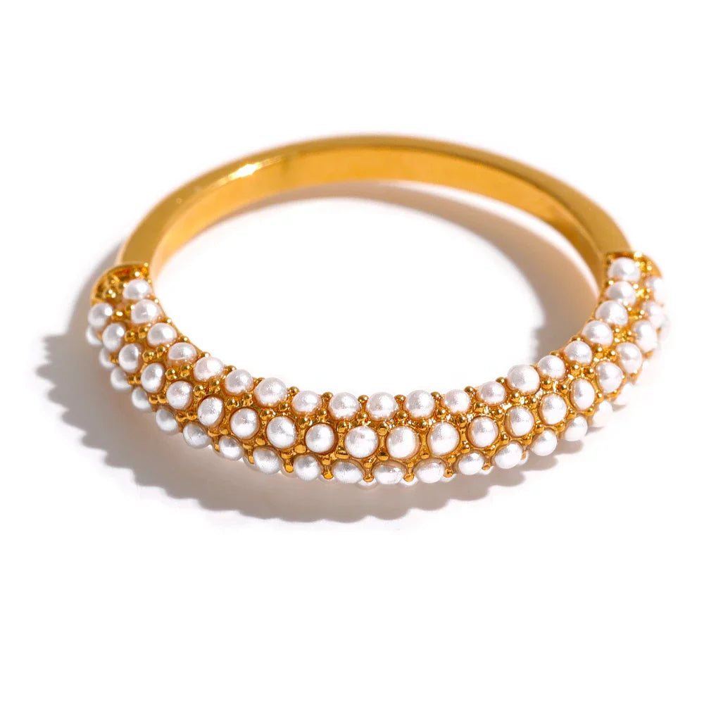 Elegante Anillo de Estilo con Perlas