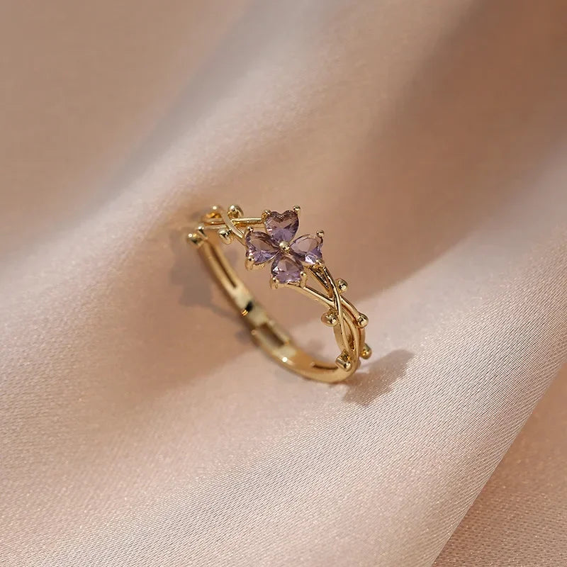 Anillo Fino de Flor con Circonio