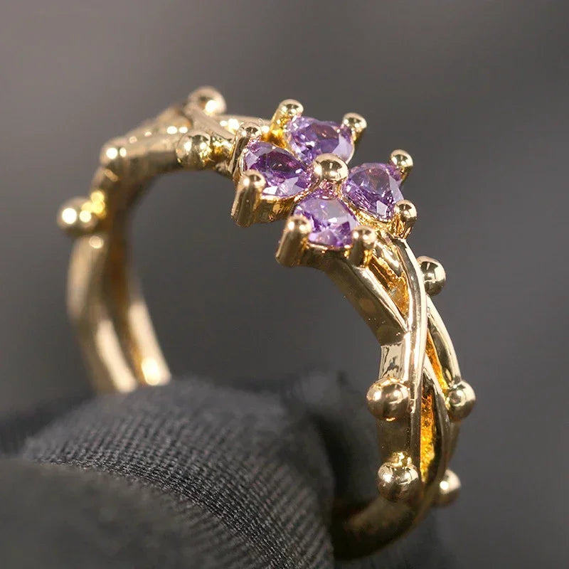 Anillo Fino de Flor con Circonio