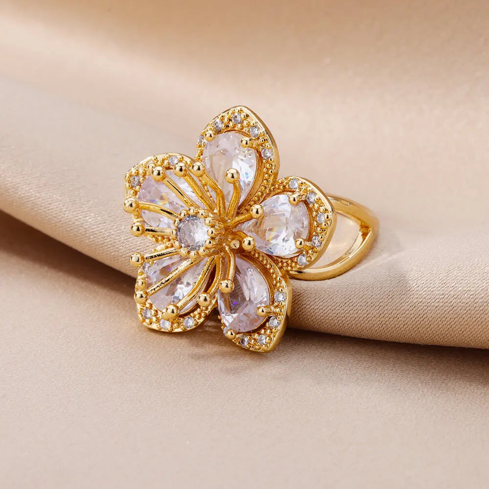 Anillo Flor de 5 Pétalos en Circonio blanco