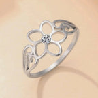 Anillo de Flor de 5 Pétalos con Circonio plateado