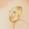 Anillo de Flor de 5 Pétalos con Circonio dorado