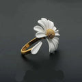Anillo con Flor de Margarita Estilizado