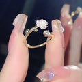Anillo de Flor de Tulipán en Circonio