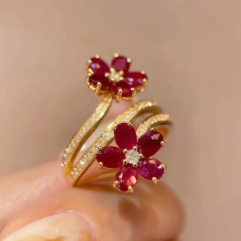Anillo Banda Flores Rojas y Circonio
