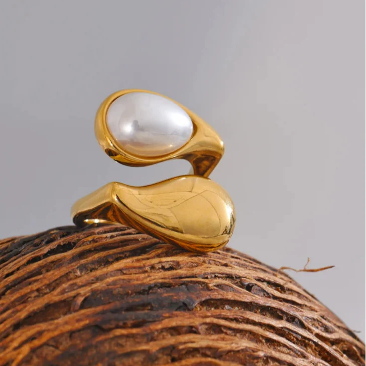 Anillo de Gota de Agua con Perla Blanca oro