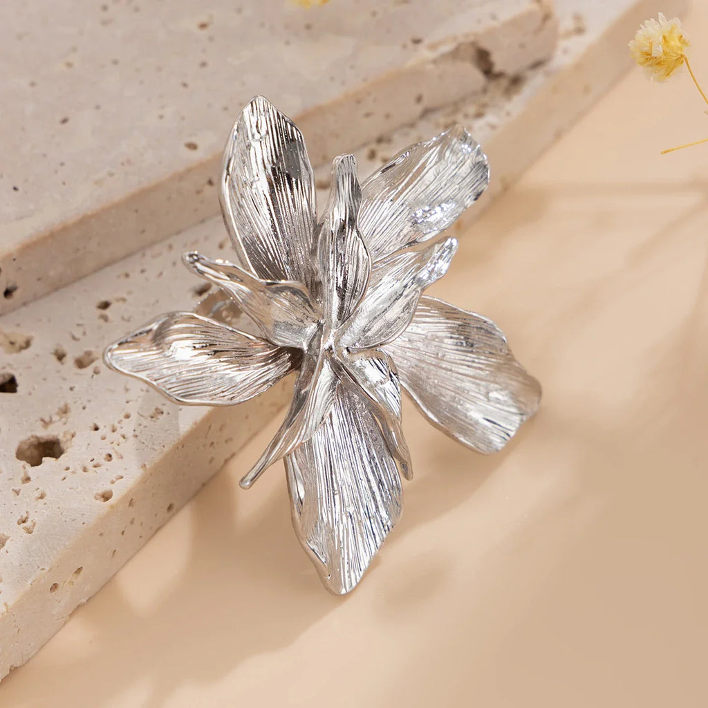 Anillo de Flor Grande de Plata