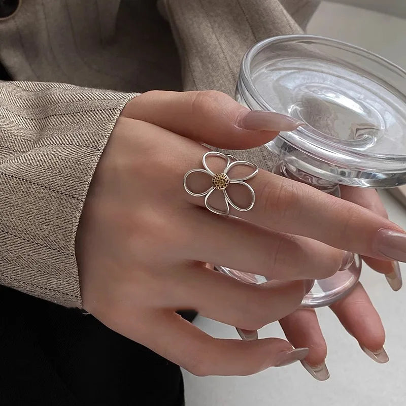 Anillo Banda Gran Flor Elegante