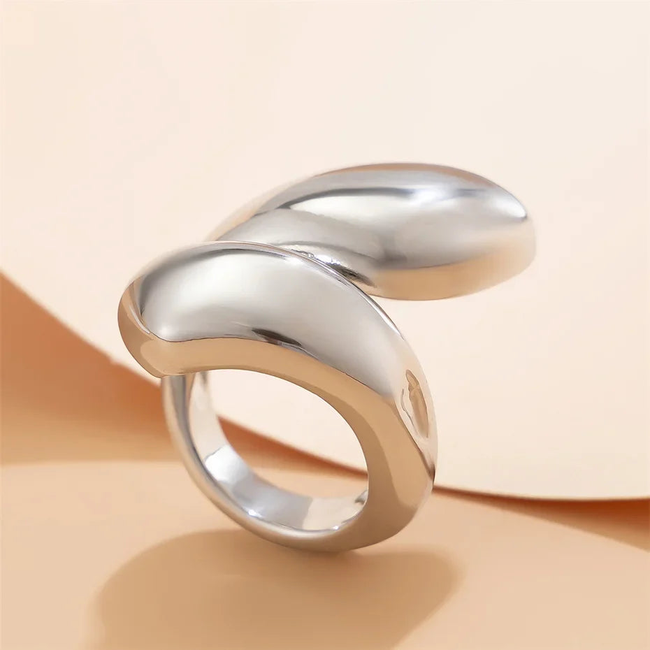 Anillo de Banda Gran Gota de Agua Asimétrica plata