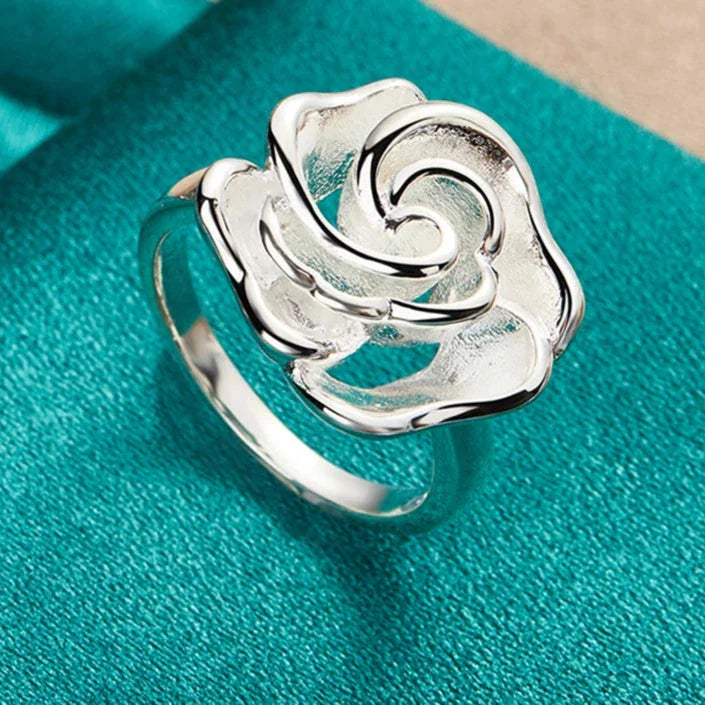 Anillo Flor Plateada Grande