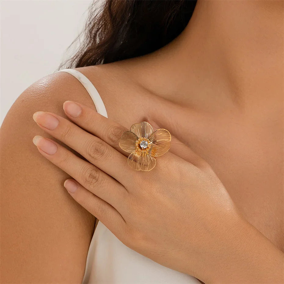 Anillo Banda Flor Grande Delicada oro