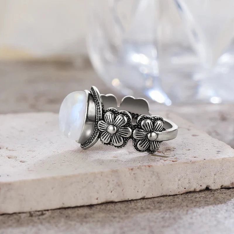 Anillo con Aro Floral Piedra de Luna