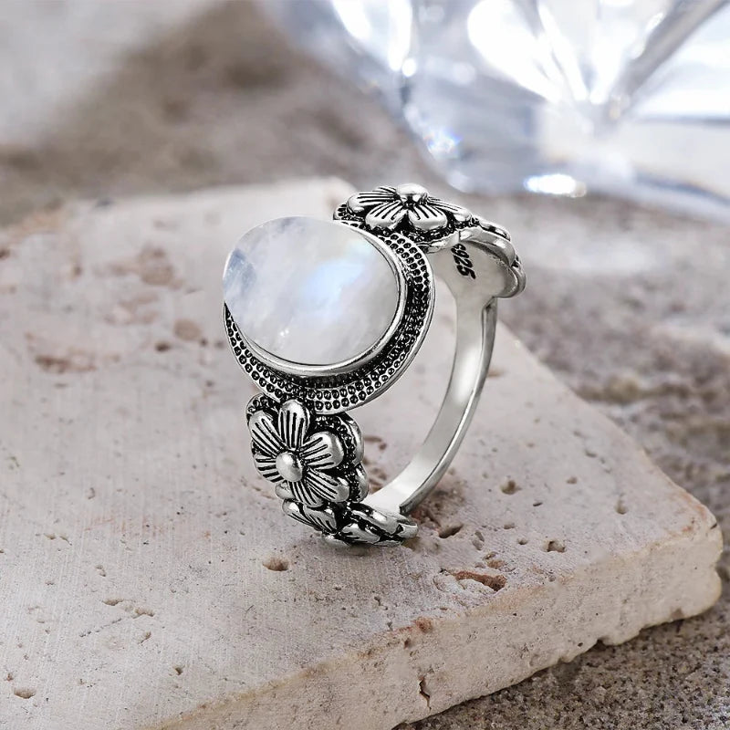Anillo con Aro Floral Piedra de Luna