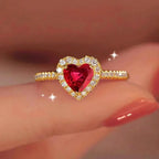 Anillo con Corazón y Circonita roja y oro