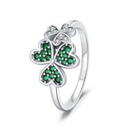Anillo con Corazones en Circonio Verde Trébol de 3 Hojas