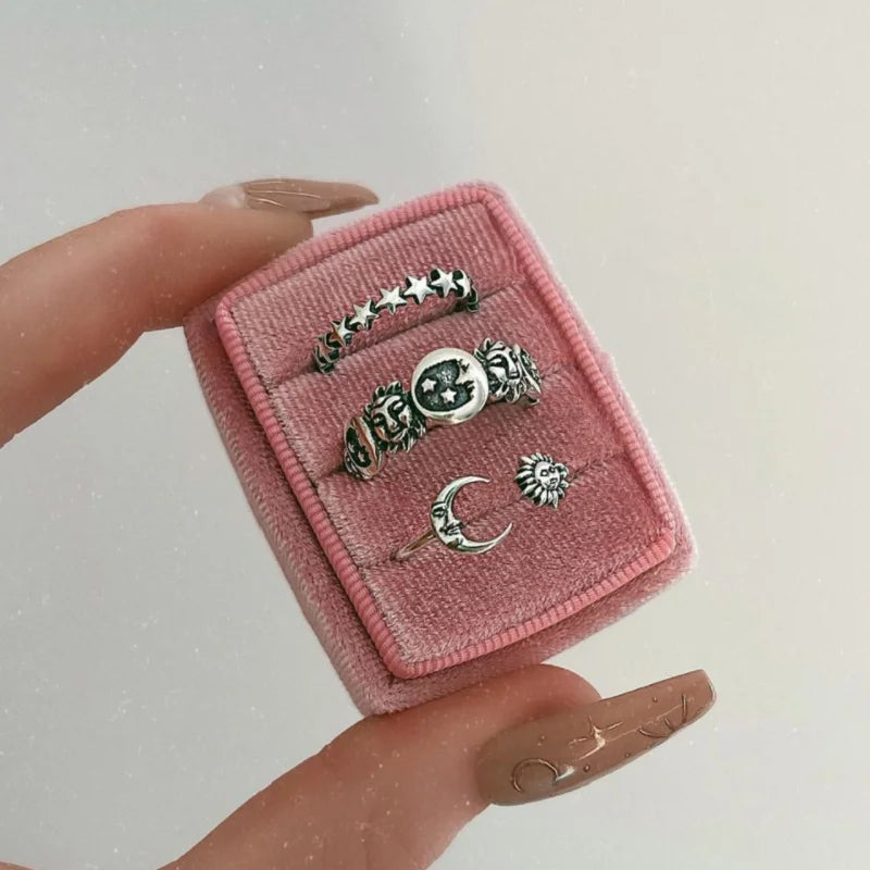 Anillo con Media Luna y Astros