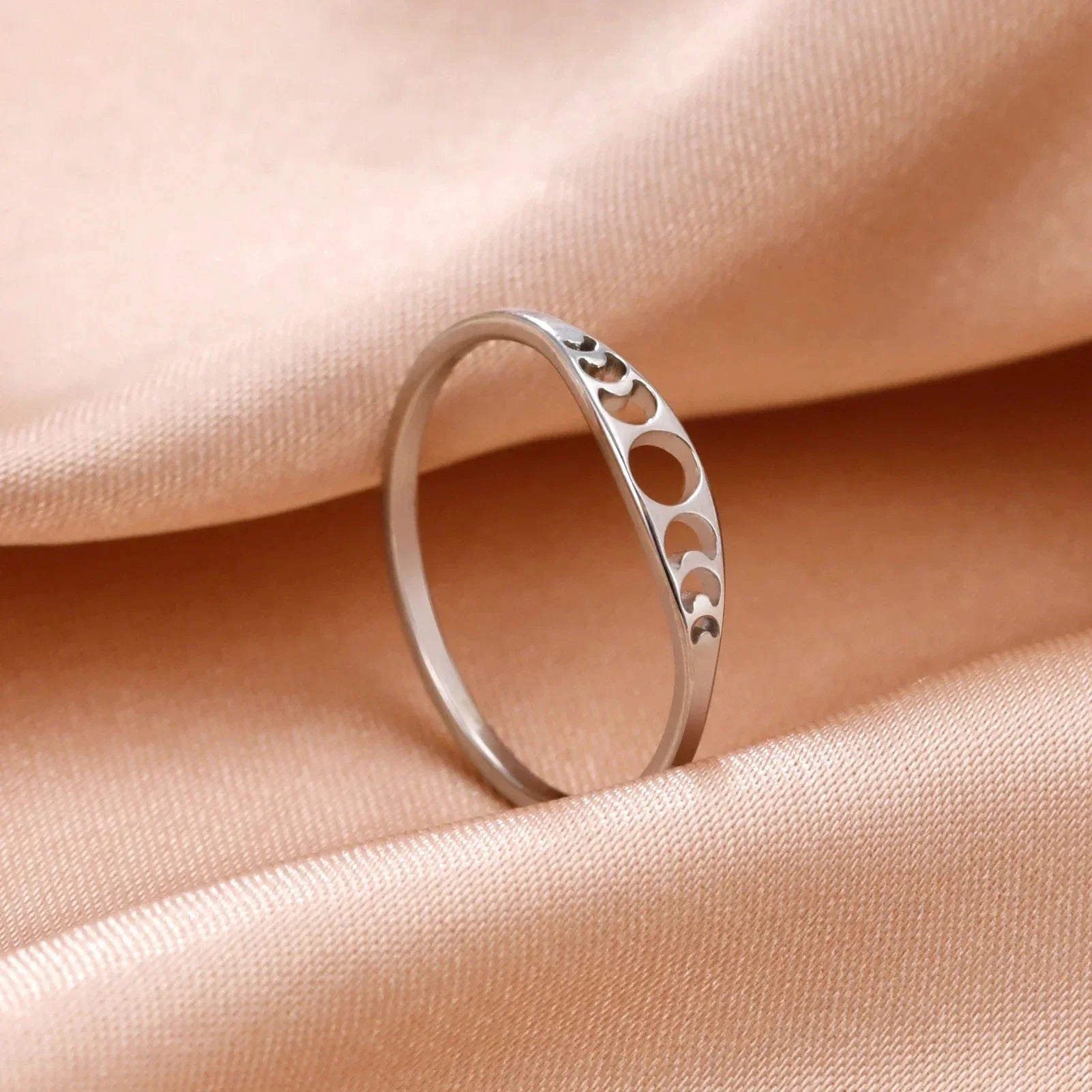 Anillo con Cuartos de Luna de plata