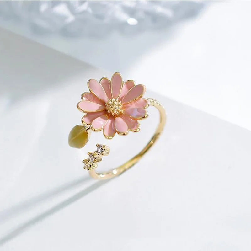 Anillo con bonita flor de margarita