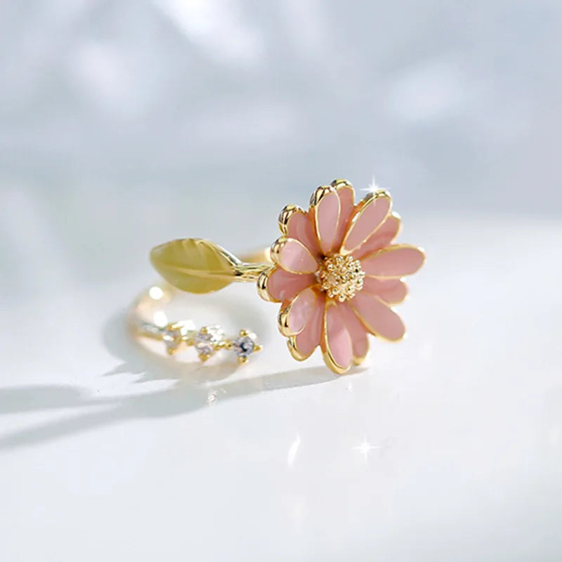 Anillo con bonita flor de margarita