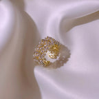 Anillo con Perlas Blancas de Circonio
