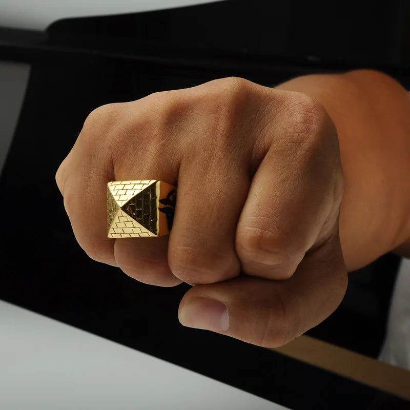 Anillo con Pirámide Egipcia oro