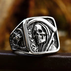 Anillo Cuadrado con Cabeza de Calavera
