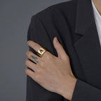Bague carrée pour homme avec initiale - lettre