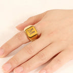 Bague carrée pour homme avec initiale - lettre