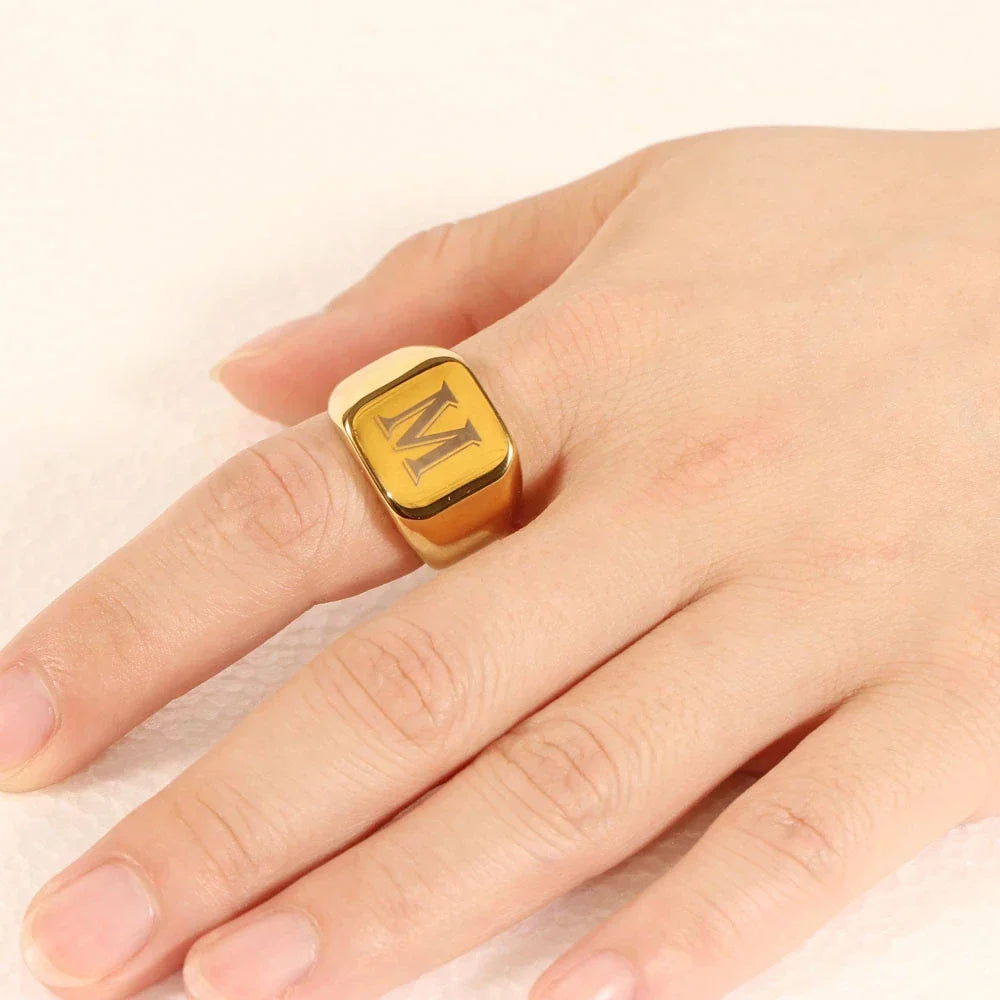 Bague carrée pour homme avec initiale - lettre