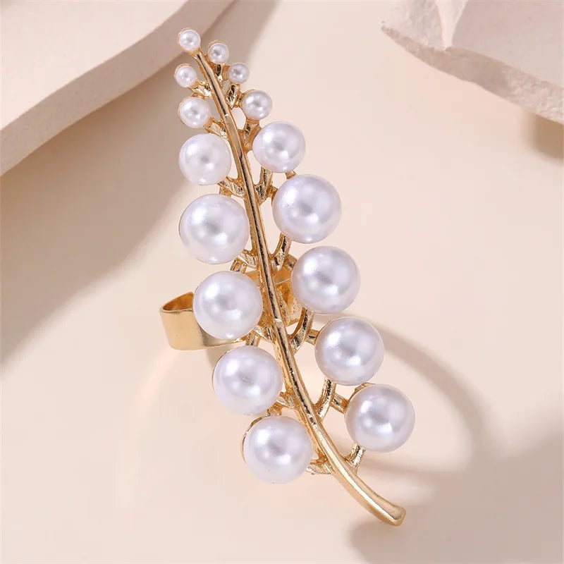 Anillo Largo de Estilo con Perlas