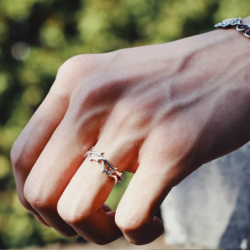 Anillo en Ramas de Coral Plateado