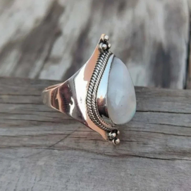Anillo Étnico con Piedra de Luna