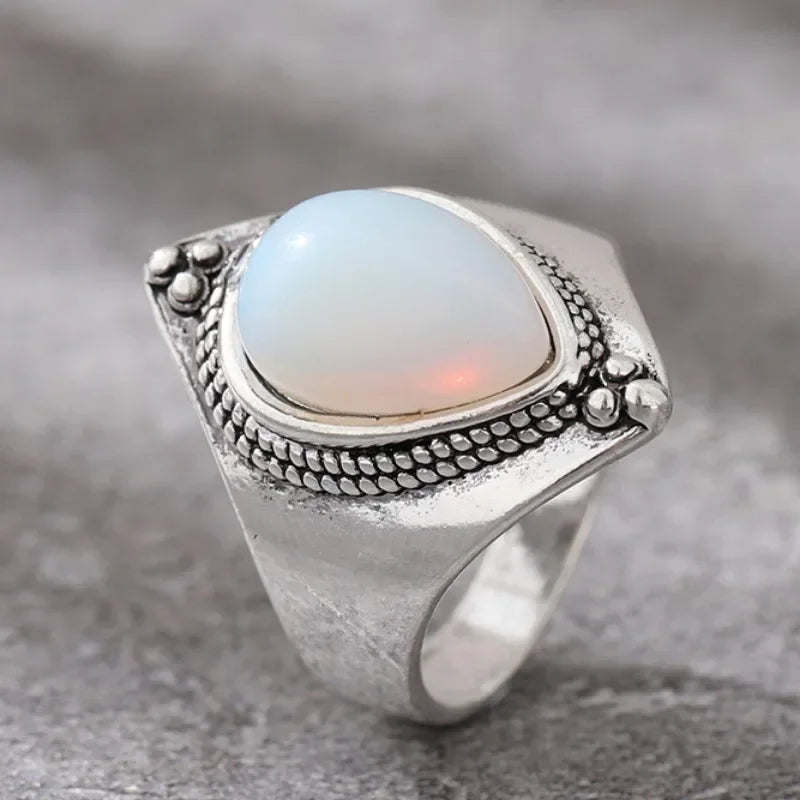 Anillo Étnico con Piedra de Luna