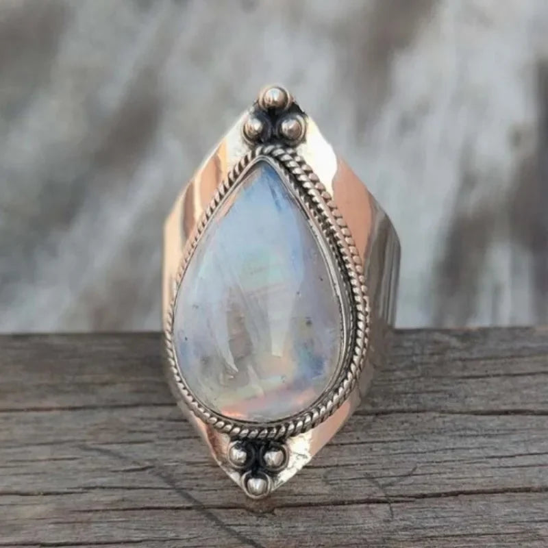Anillo Étnico con Piedra de Luna