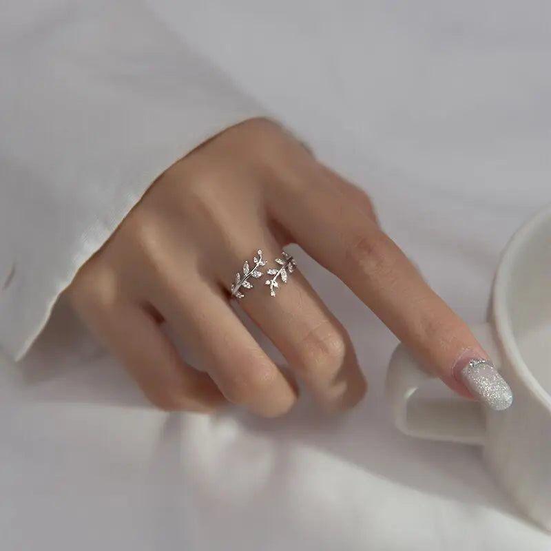 Anillo Hoja de Laurel en Circonio plata