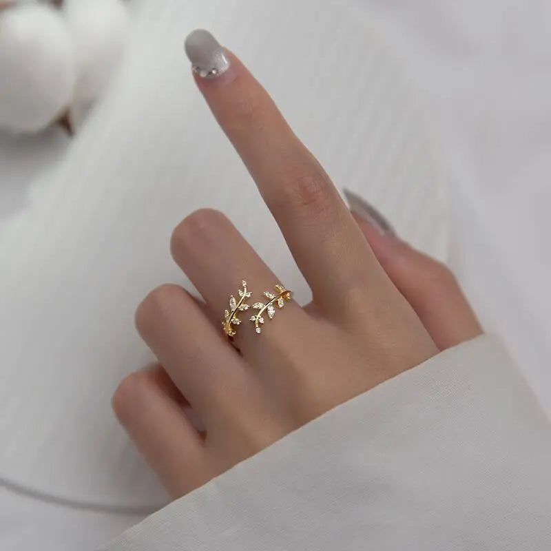 Anillo Hoja de Laurel en Circonio oro