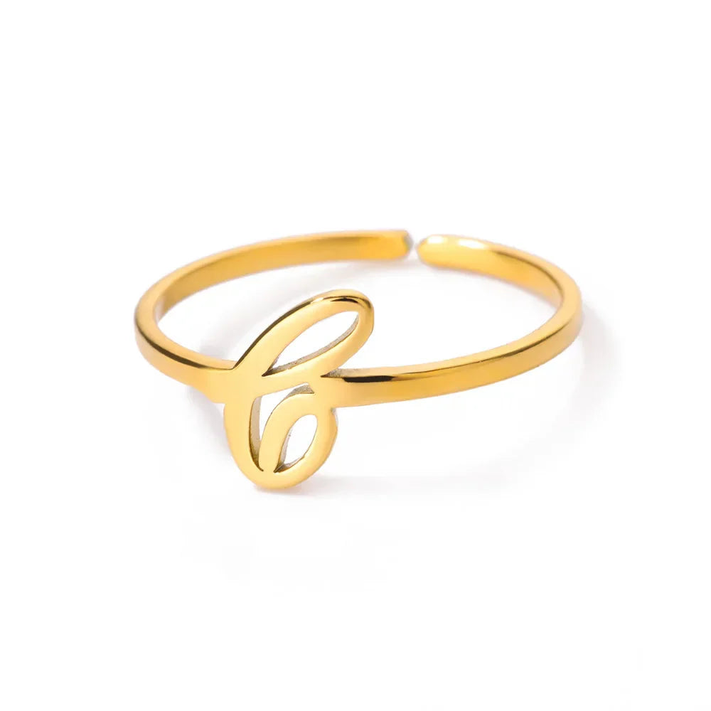 Bague fine décorée d'une initiale - lettre