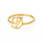 Bague fine décorée d'une initiale - lettre