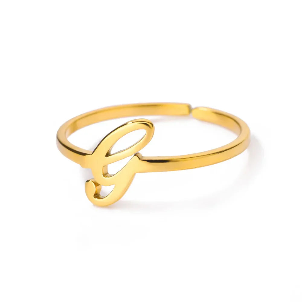 Bague fine décorée d'une initiale - lettre