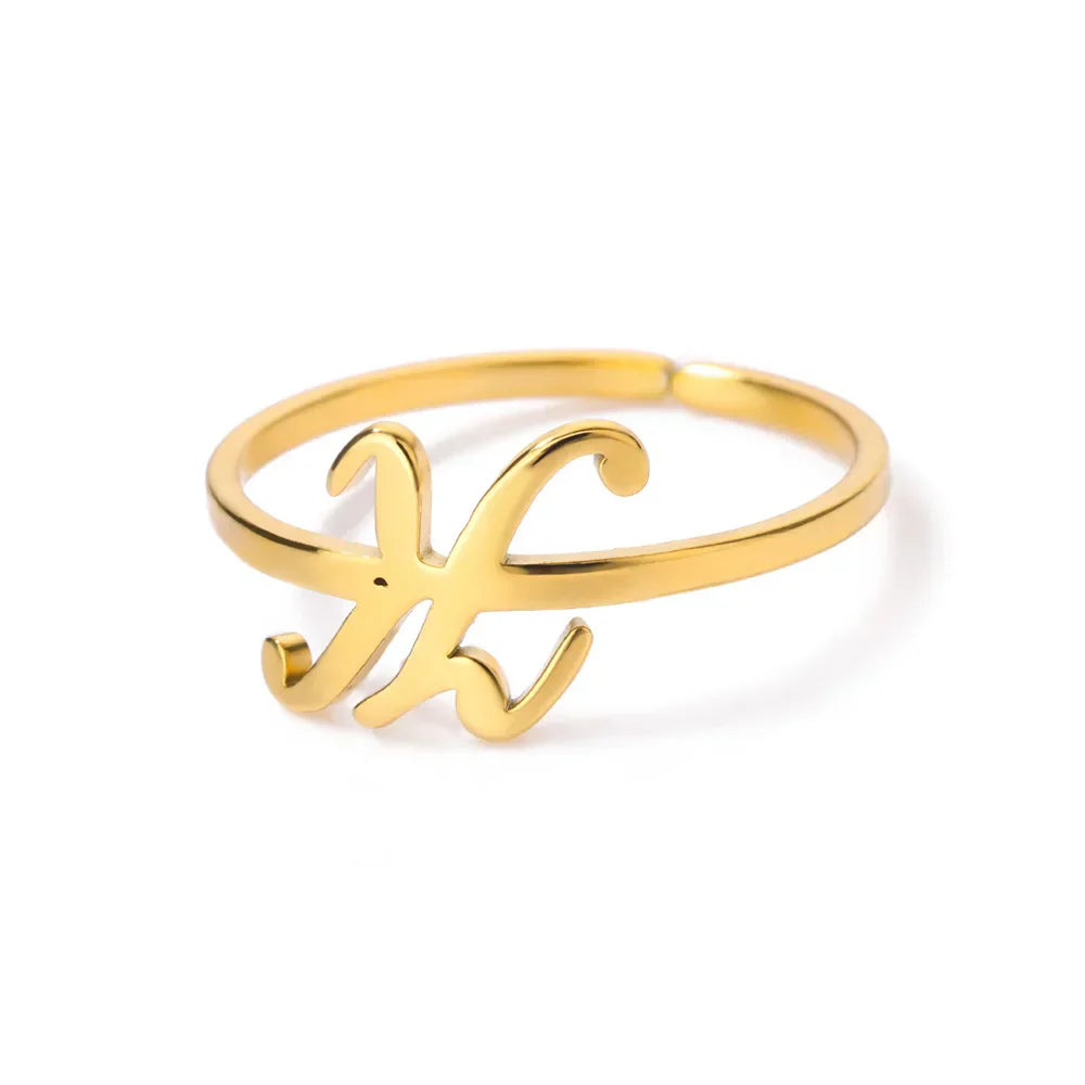 Bague fine décorée d'une initiale - lettre