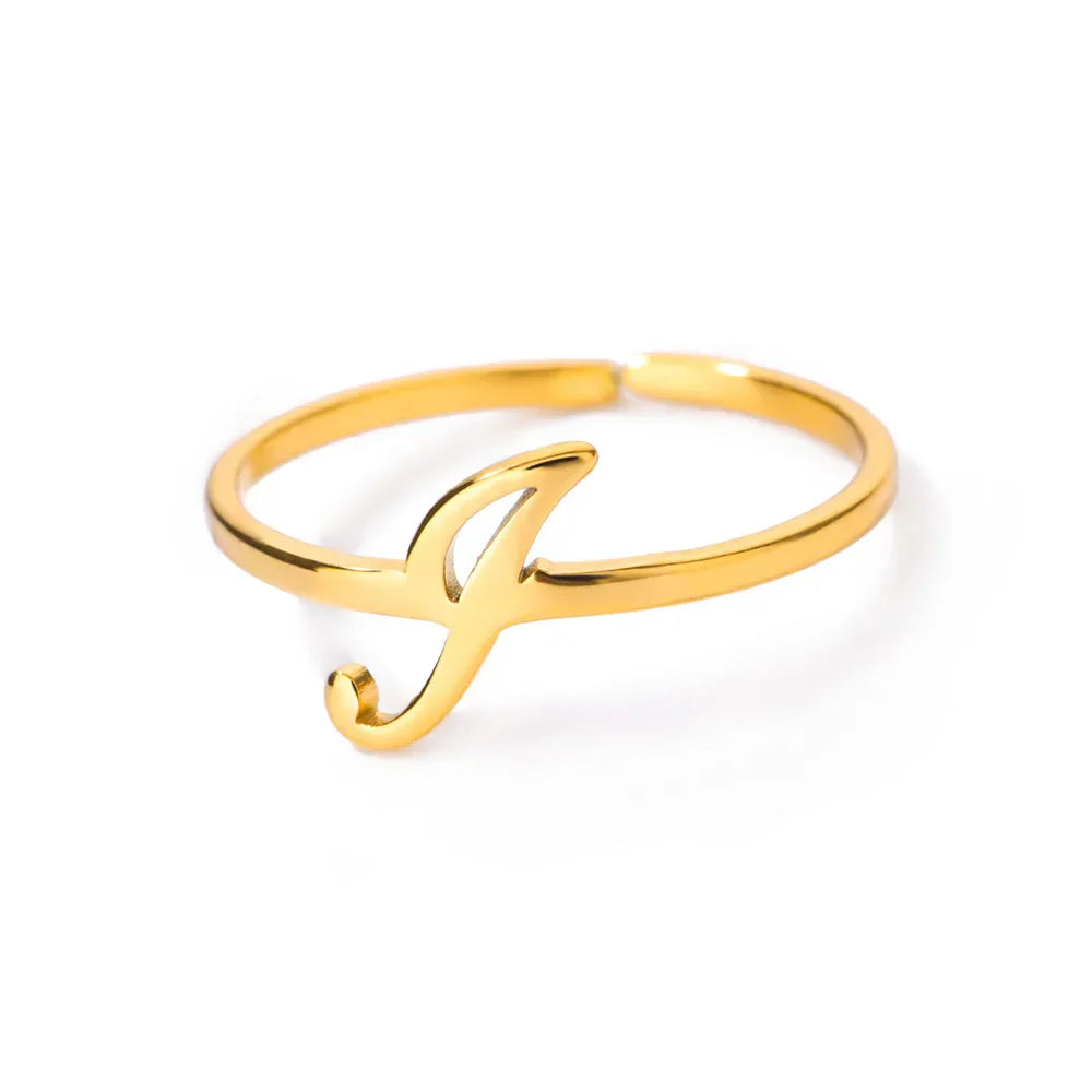 Bague fine décorée d'une initiale - lettre