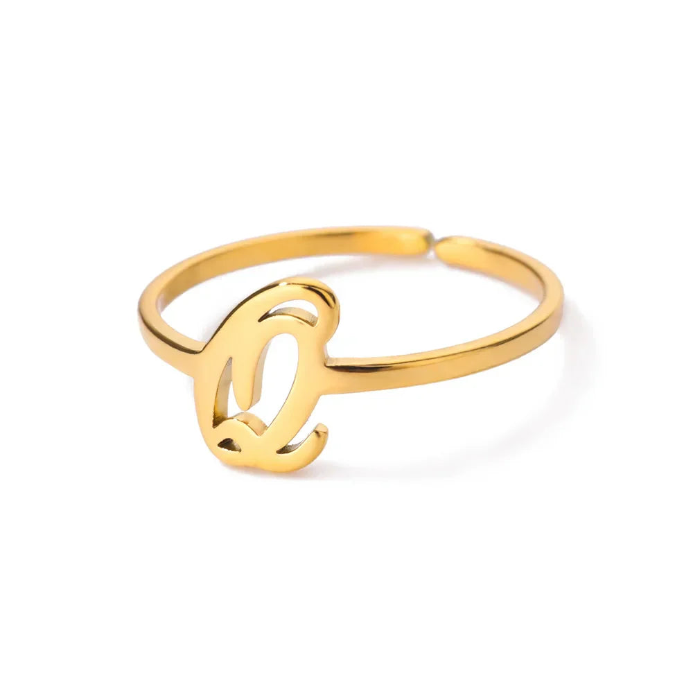 Bague fine décorée d'une initiale - lettre