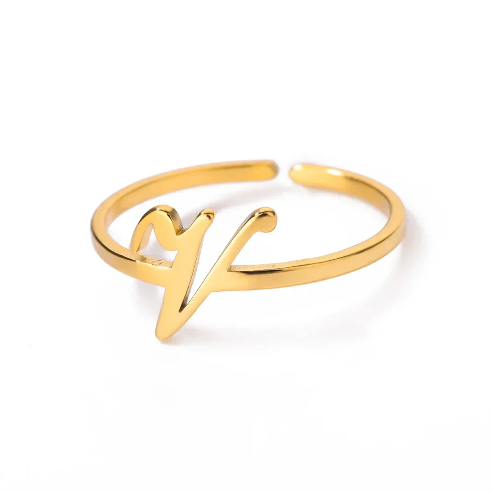 Bague fine décorée d'une initiale - lettre