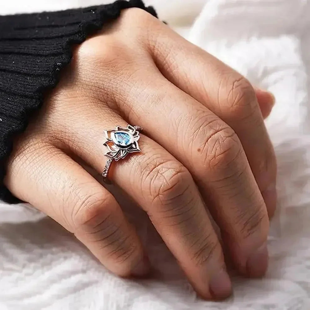 Anillo Flor de Loto Plateado Mujer azul