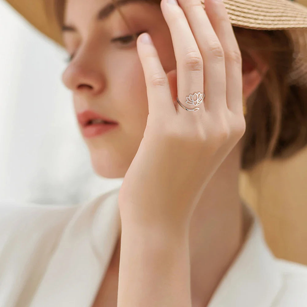 Anillo Flor de Loto Mujer plata